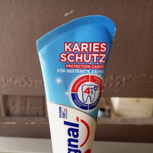 Dentifrice Signal Karie 75ml